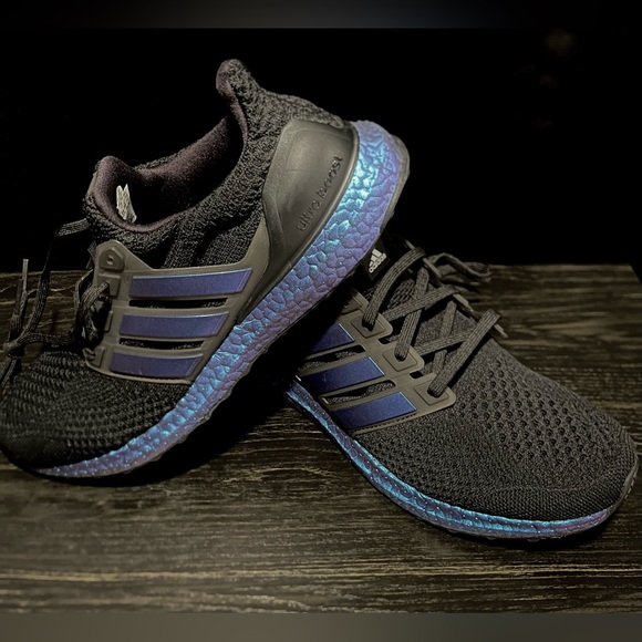 Adidas Ultra Boost 5.0 DNA Core Black Metallic Blue mens size 10 brand new - Picture 3 of 6
